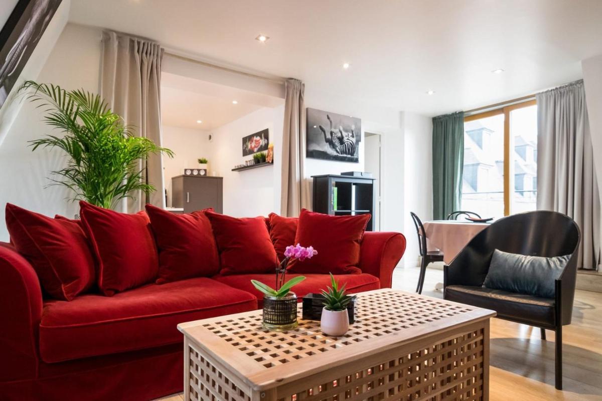 2 bedroom apartment in the heart of the old town