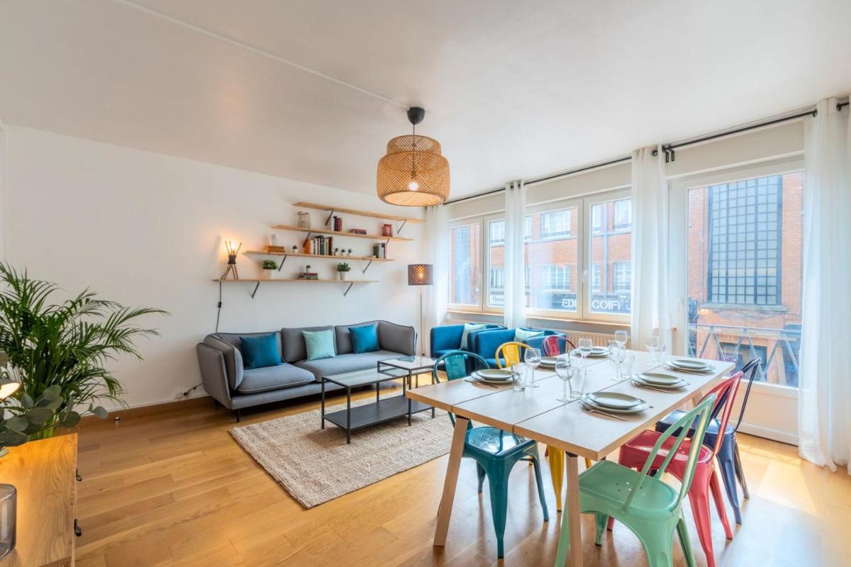 3 bedroom apartment, city center with parking