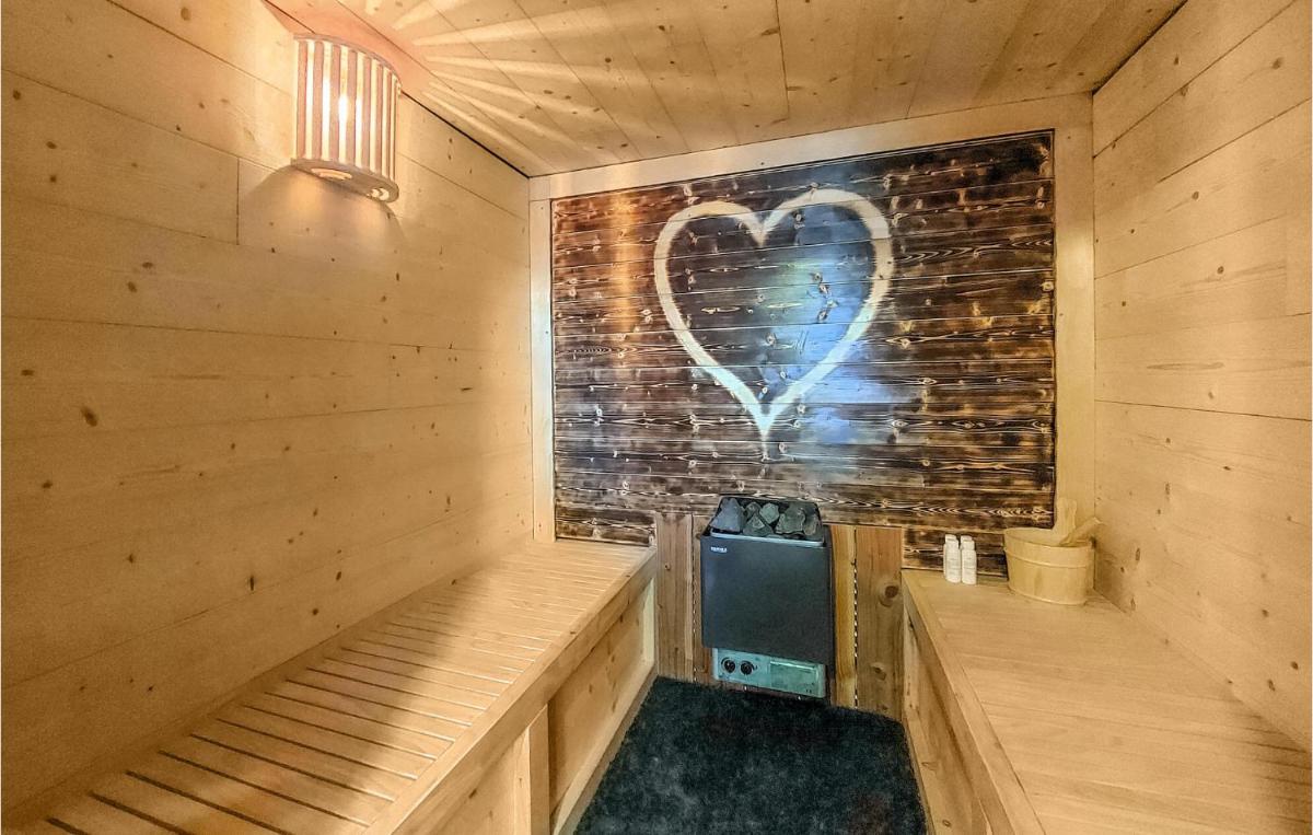 4 Bedroom Cozy Home In Granges-Aumontzey