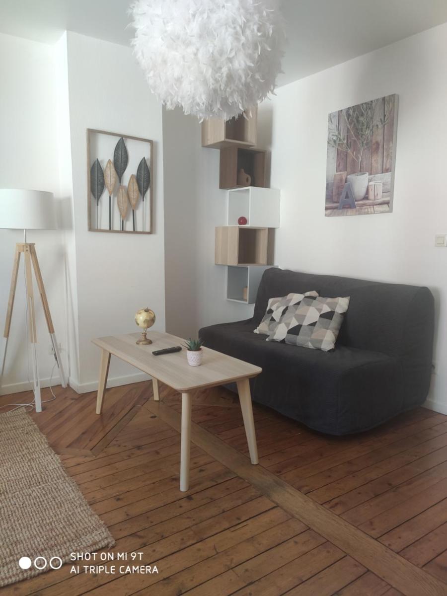 Appartement moderne, chaleureux, rue gratuite
