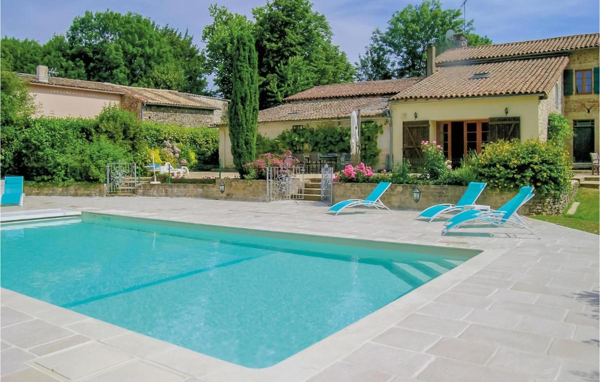 Awesome Home In Souvigne