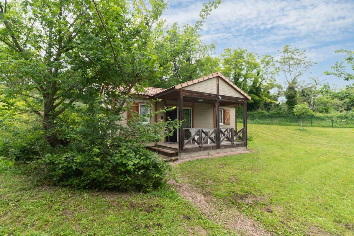 Camping Le Mont Libre - Cottage & espace nature - Gannat