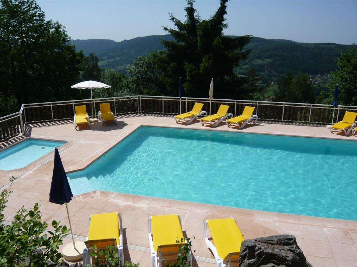 Chalet charmant au Tholy avec piscine partagee
