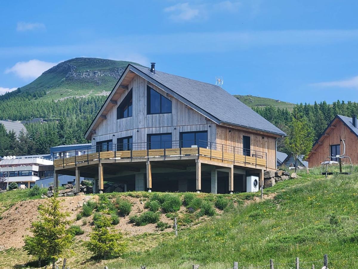 Chalet de Standing à Super Besse avec Jacuzzi privatif SB2