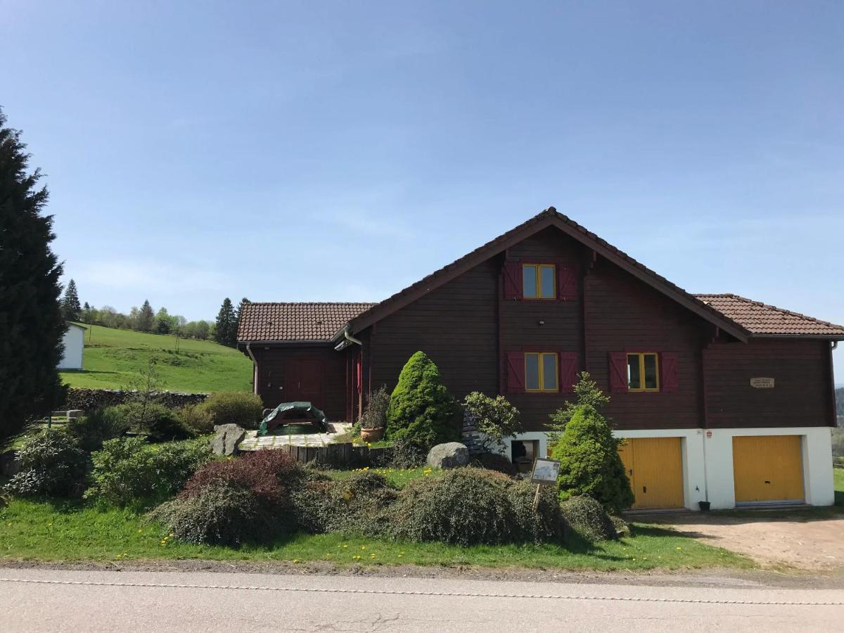 Chalet familial a Vagney + Jardin et Terrain de Bowling