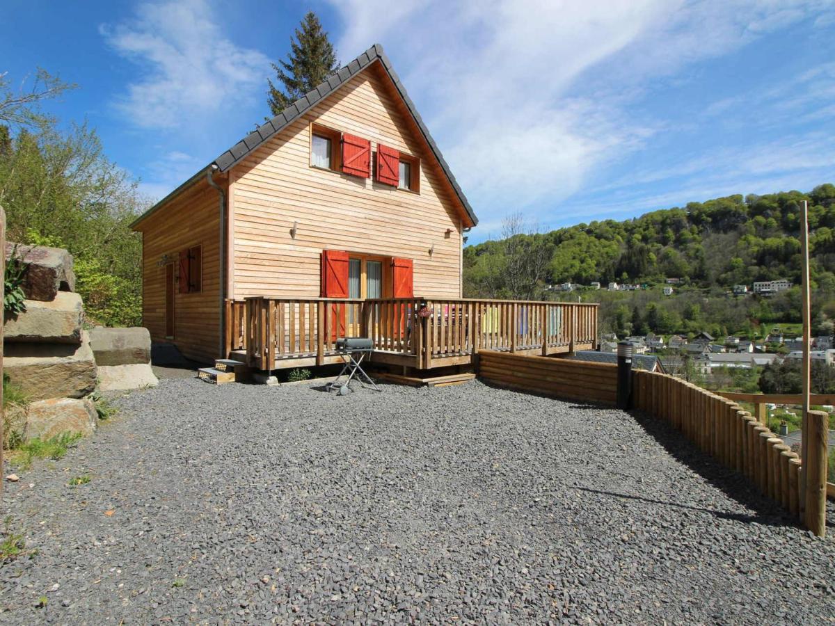 Chalet spacieux avec terrasse, Wi-Fi et parking - FR-1-608-15