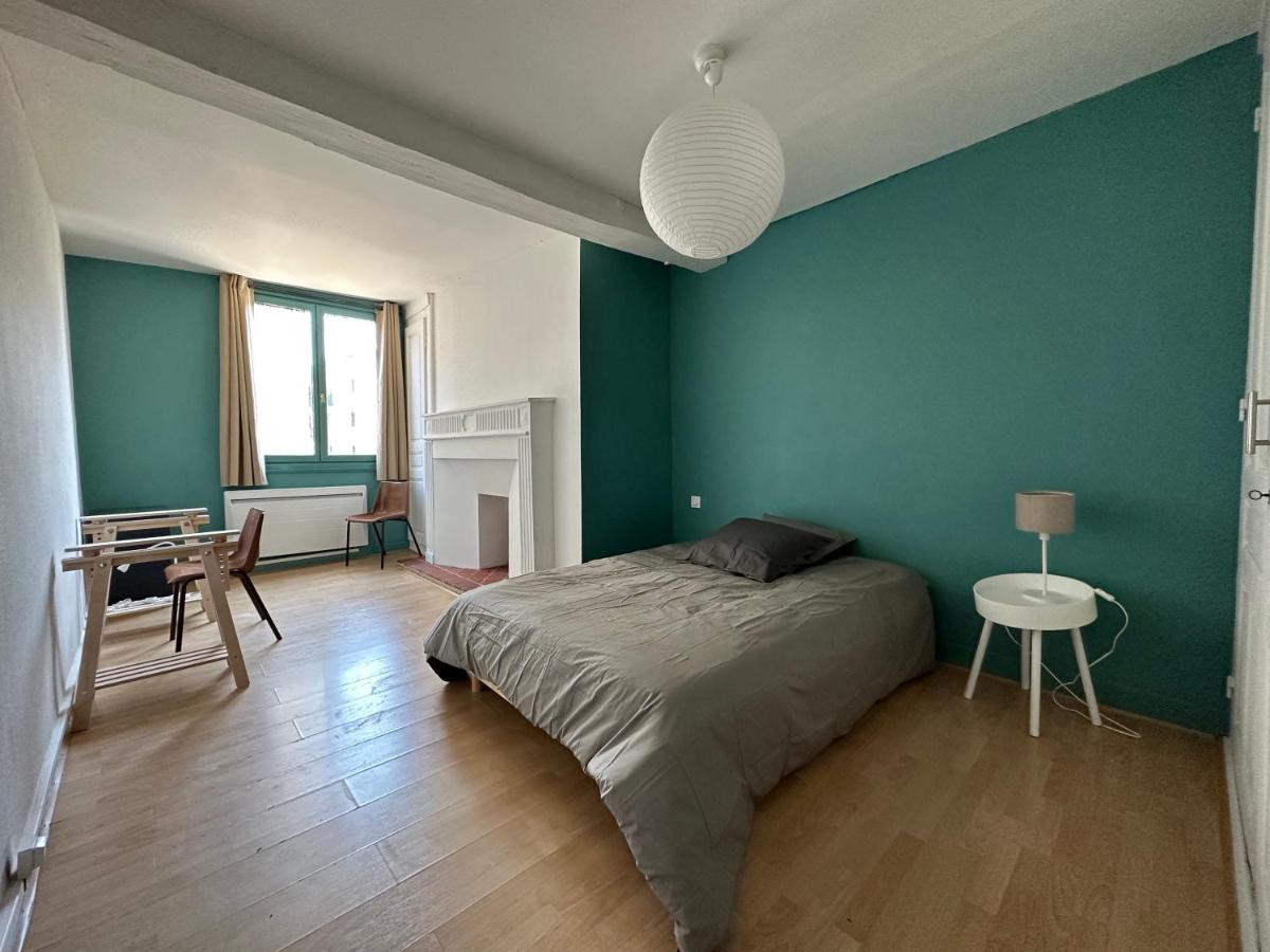 Chambre dans maison originale en centre ville