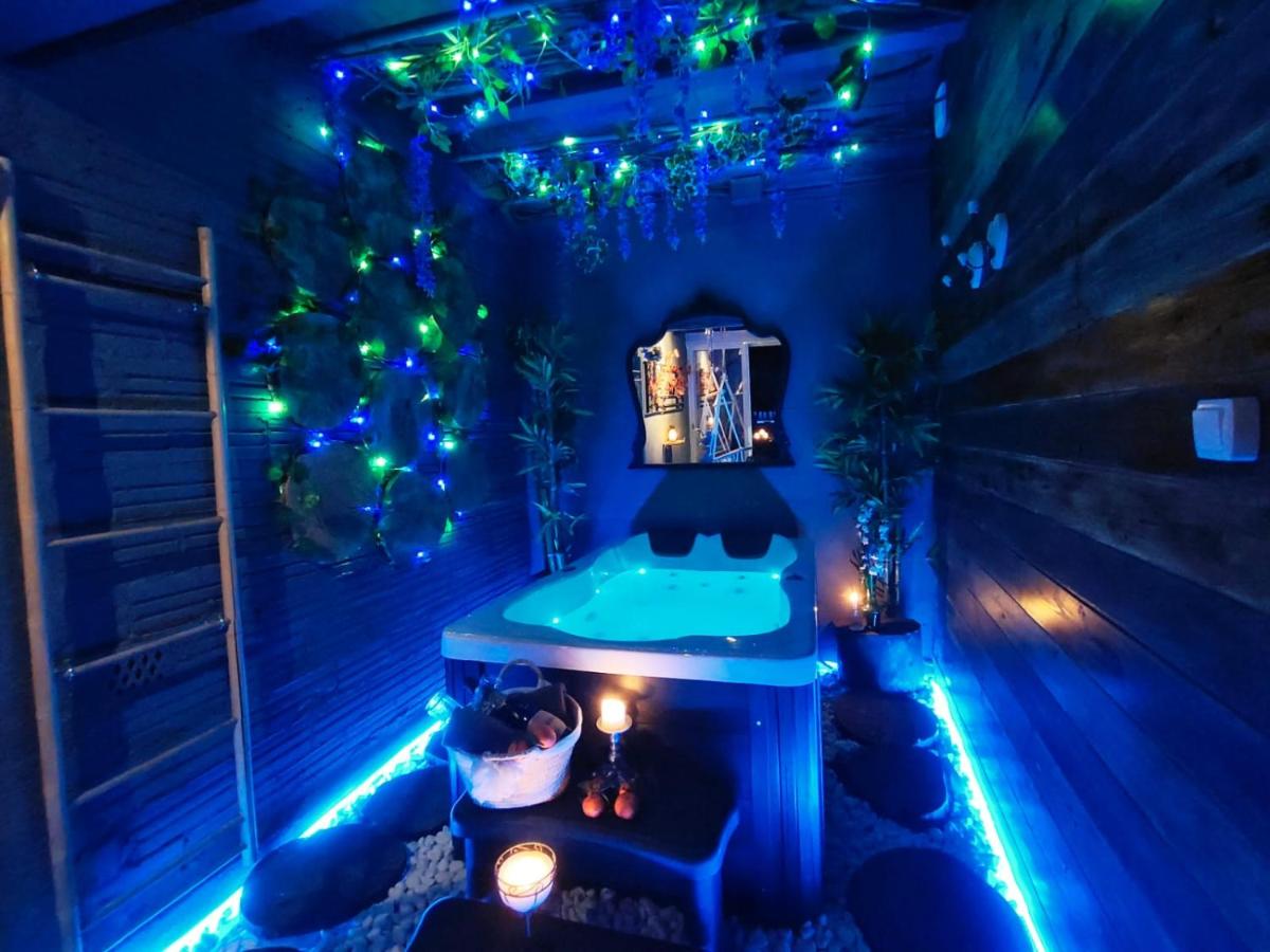 CosyRouen Bouquet Jacuzzi Cour Parking