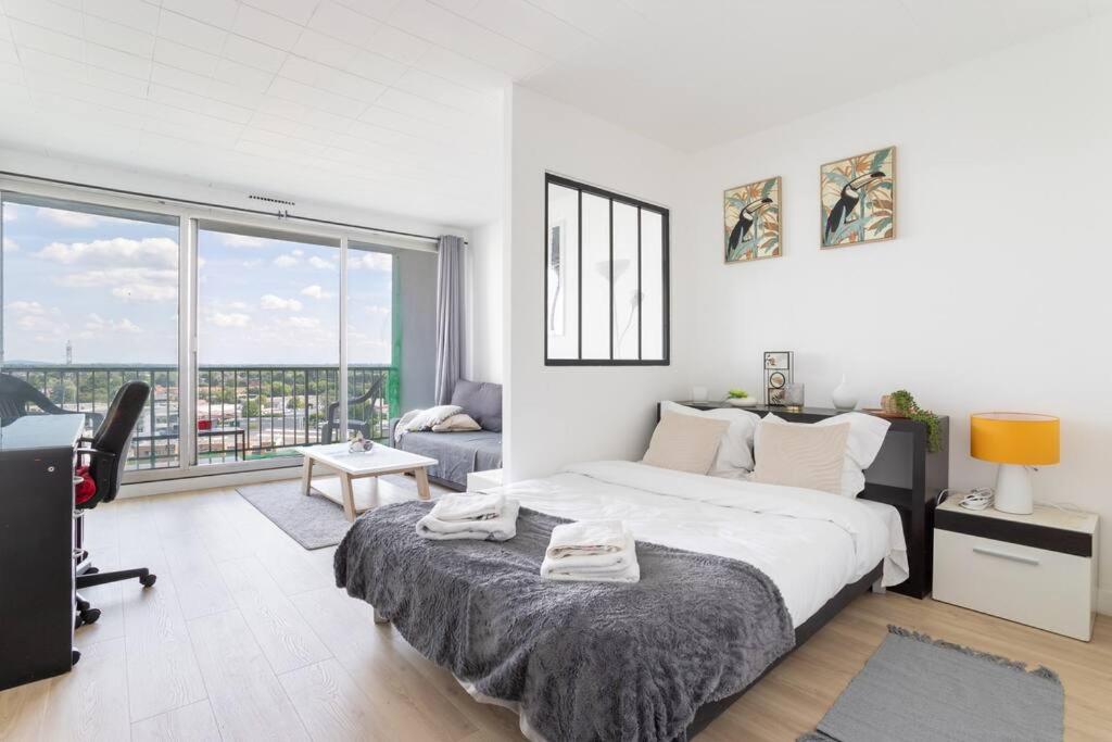 En hauteur - Appartement élégant proche du métro