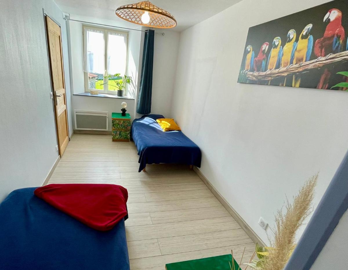 Gîte L'entre 2, 7personnes à COLOMBEY proche de Nigloland