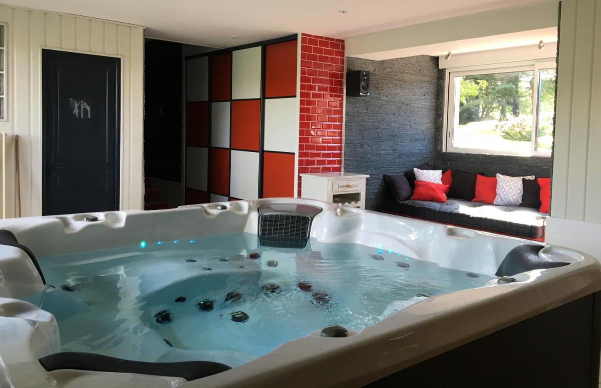 Gîte piscine jacuzzi privatisés Clos Valentin