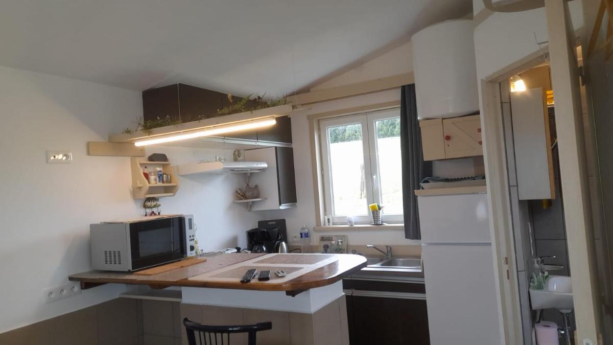 Het huisje in de velden