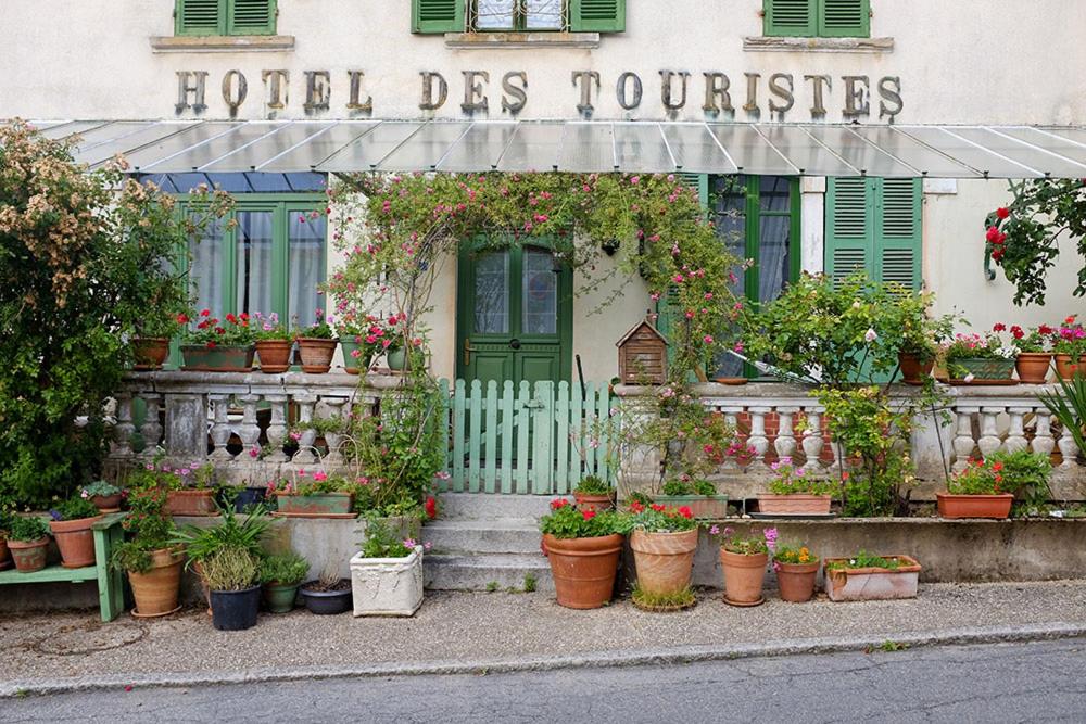 Hôtel des touristes à Châtel-Montagne