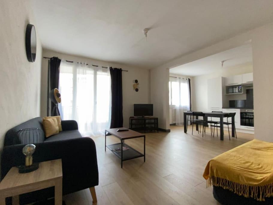 Joli T4 avec balcon, place de parking - Oradou