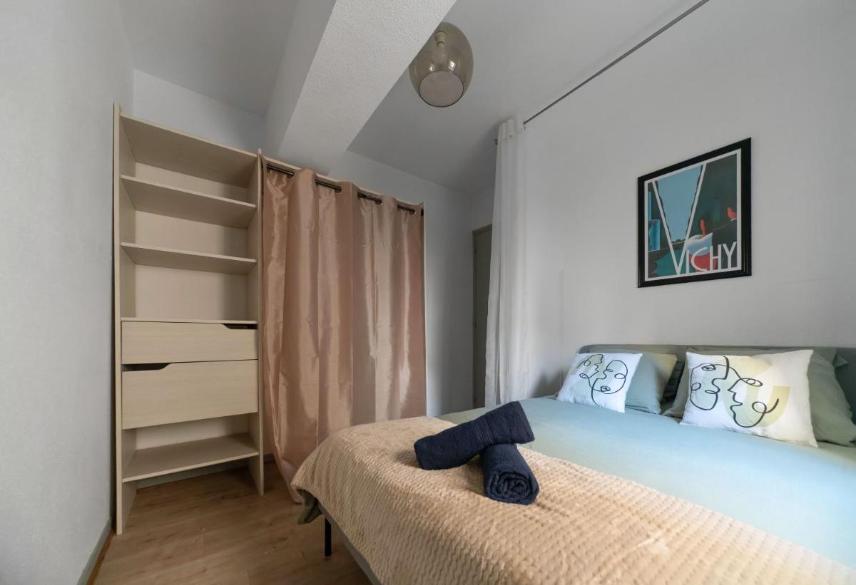 Le Duplex - Grand appartement centre ville avec parking privé