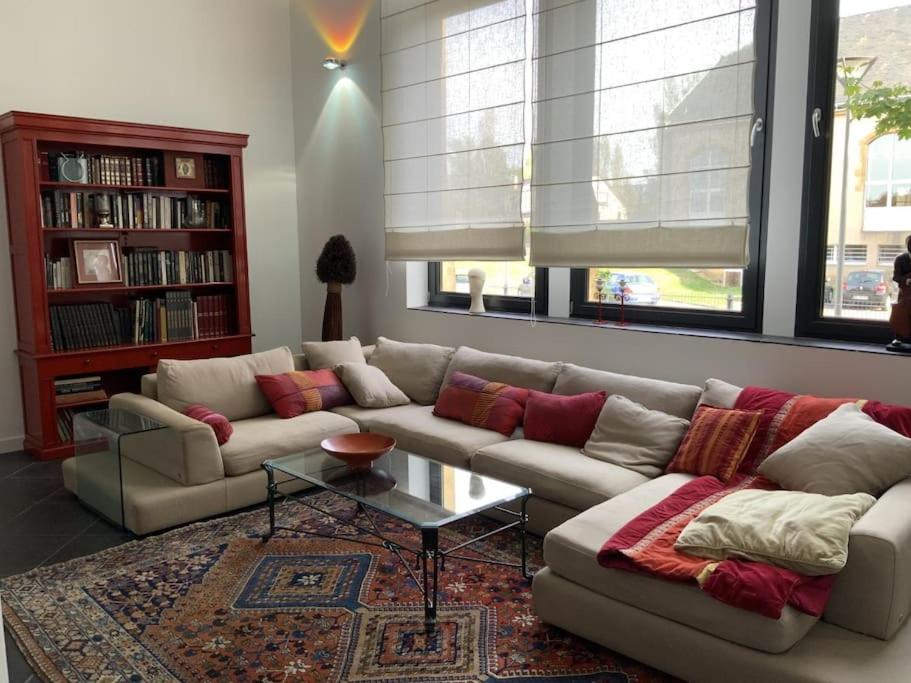 Loft spacieux et luxueux dans immeuble de charme