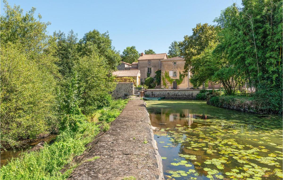 Lovely Home In Argentonnay With Wifi