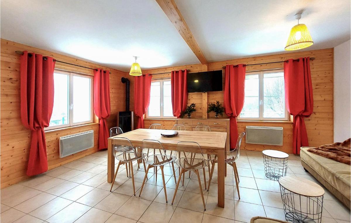 Lovely Home In Gérardmer With Kitchen