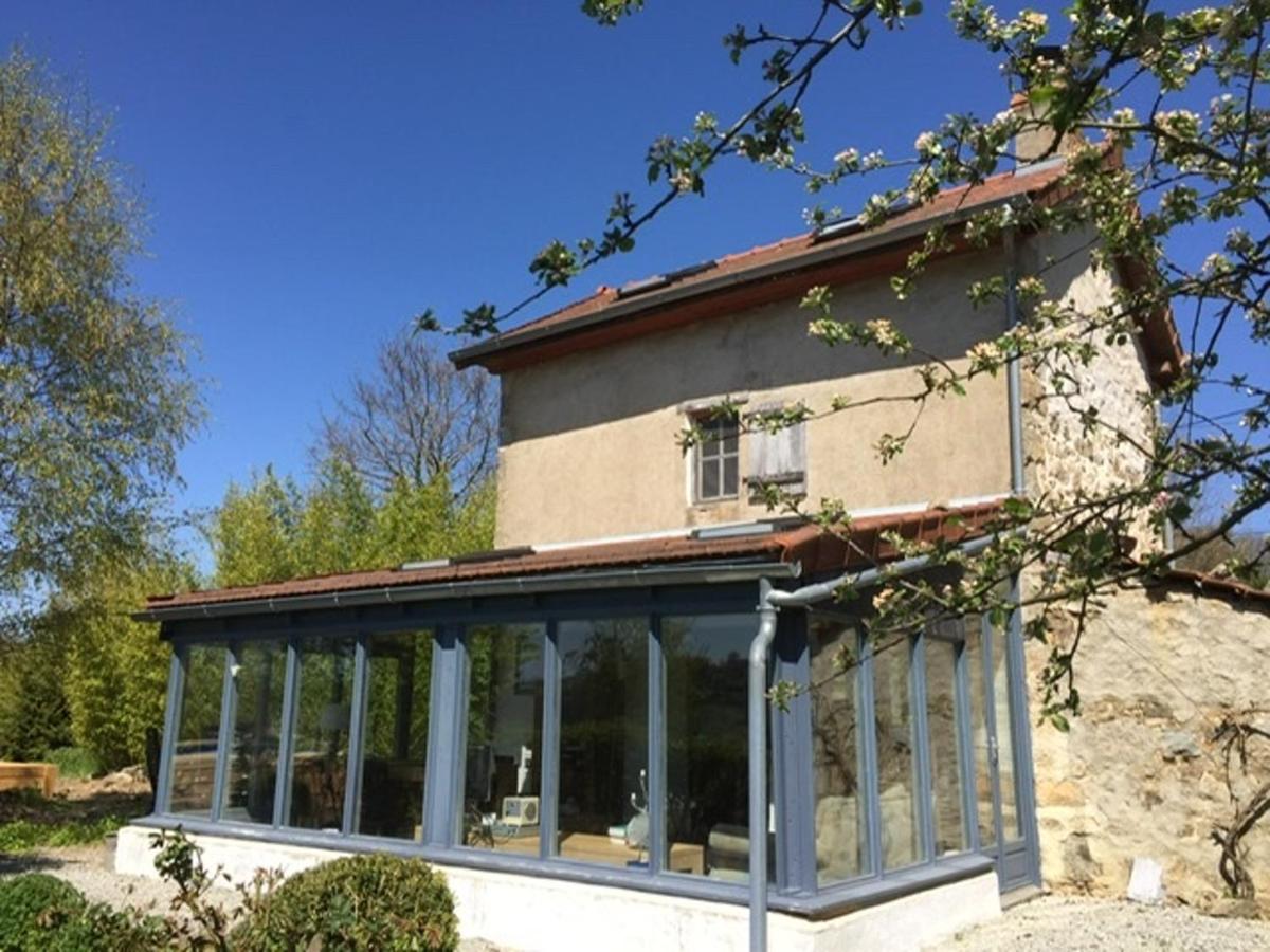 Maison charmante a Charron avec piscine partagee