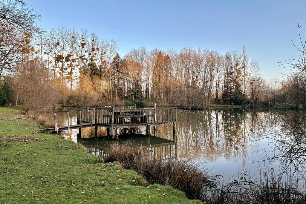 Maison Paisible avec Lac Privé