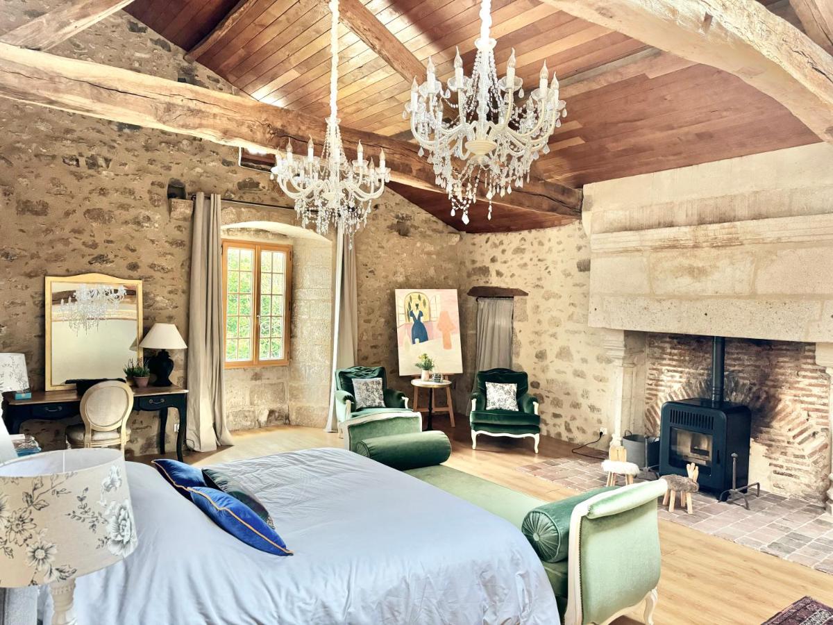 Manoir médiéval art déco, expérience à 10min du PuyduFou