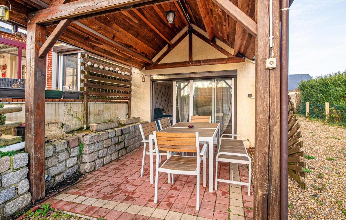 Nice Home In Criquetot-lesneval With Wifi
