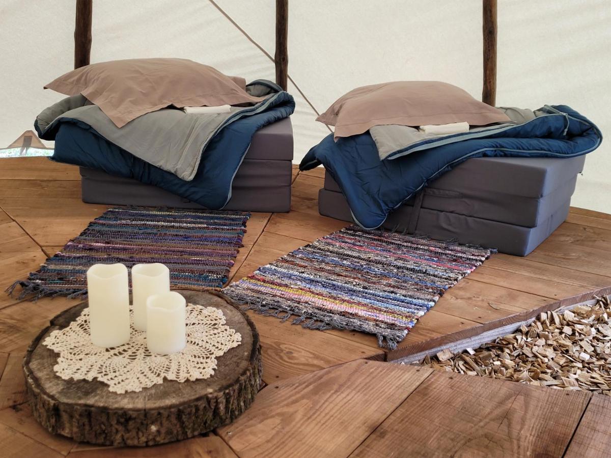Nuitée en Tipi Lakota au domaine de KAYANE