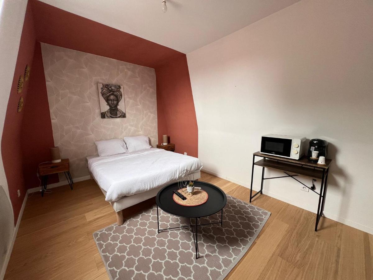 Savanah Room