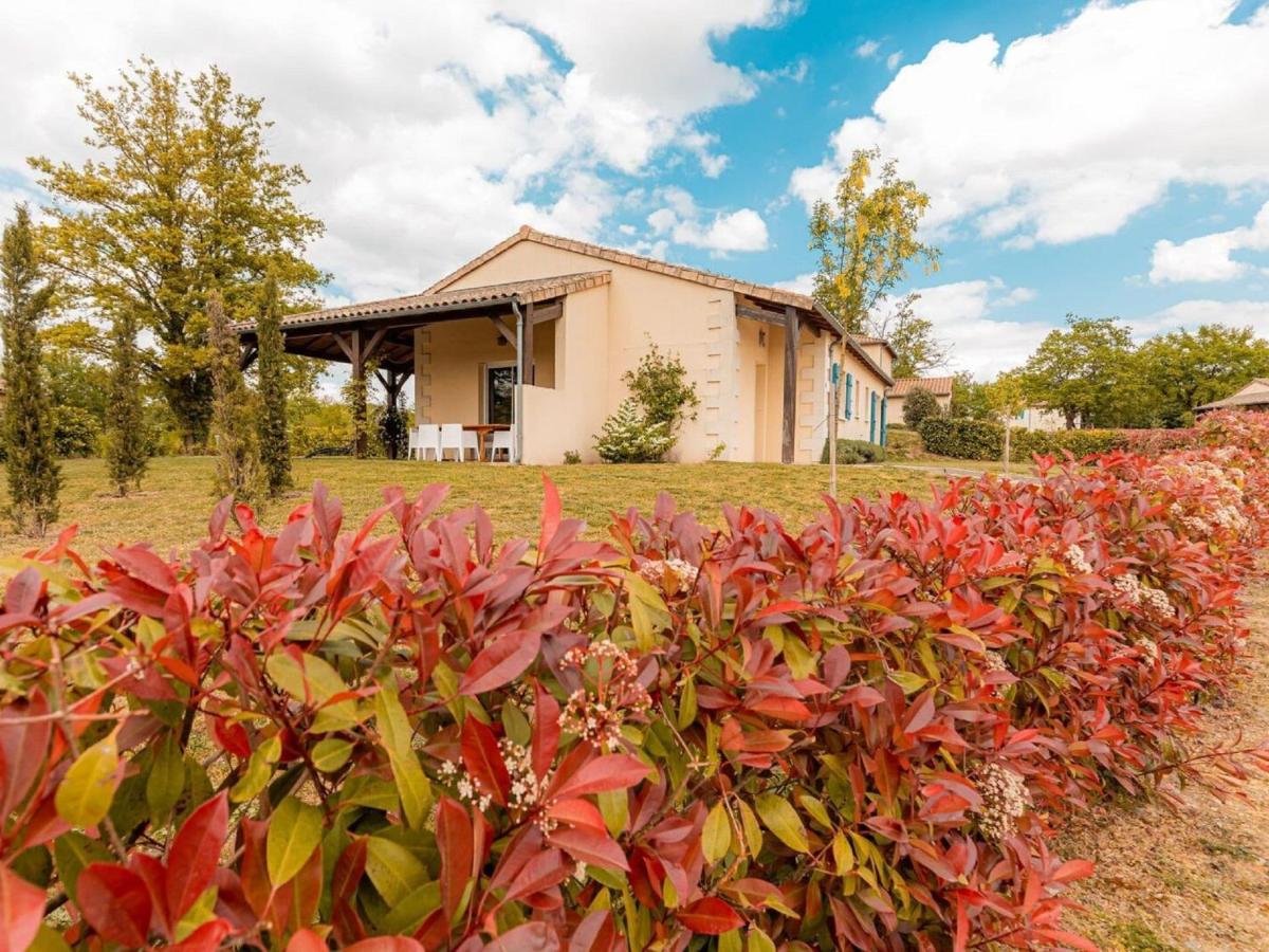Spacious villa with large garden