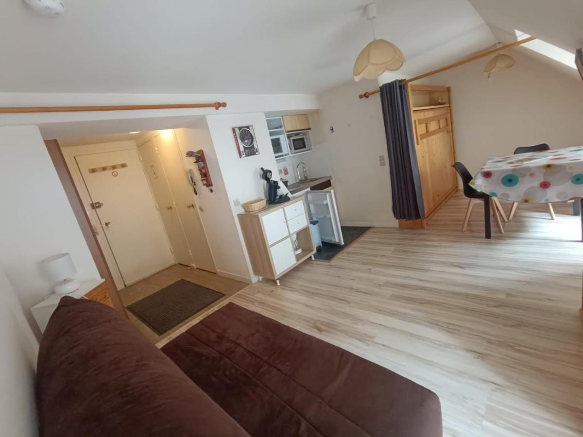 Studio classé 4 personnes face aux Thermes, avec coin nuit