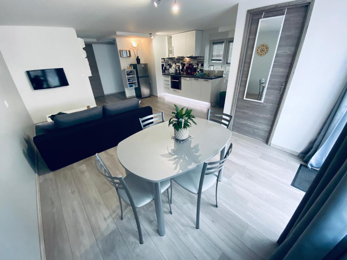 Toul Appartement Entier Rez-de-Chaussée Parking Privé au Calme