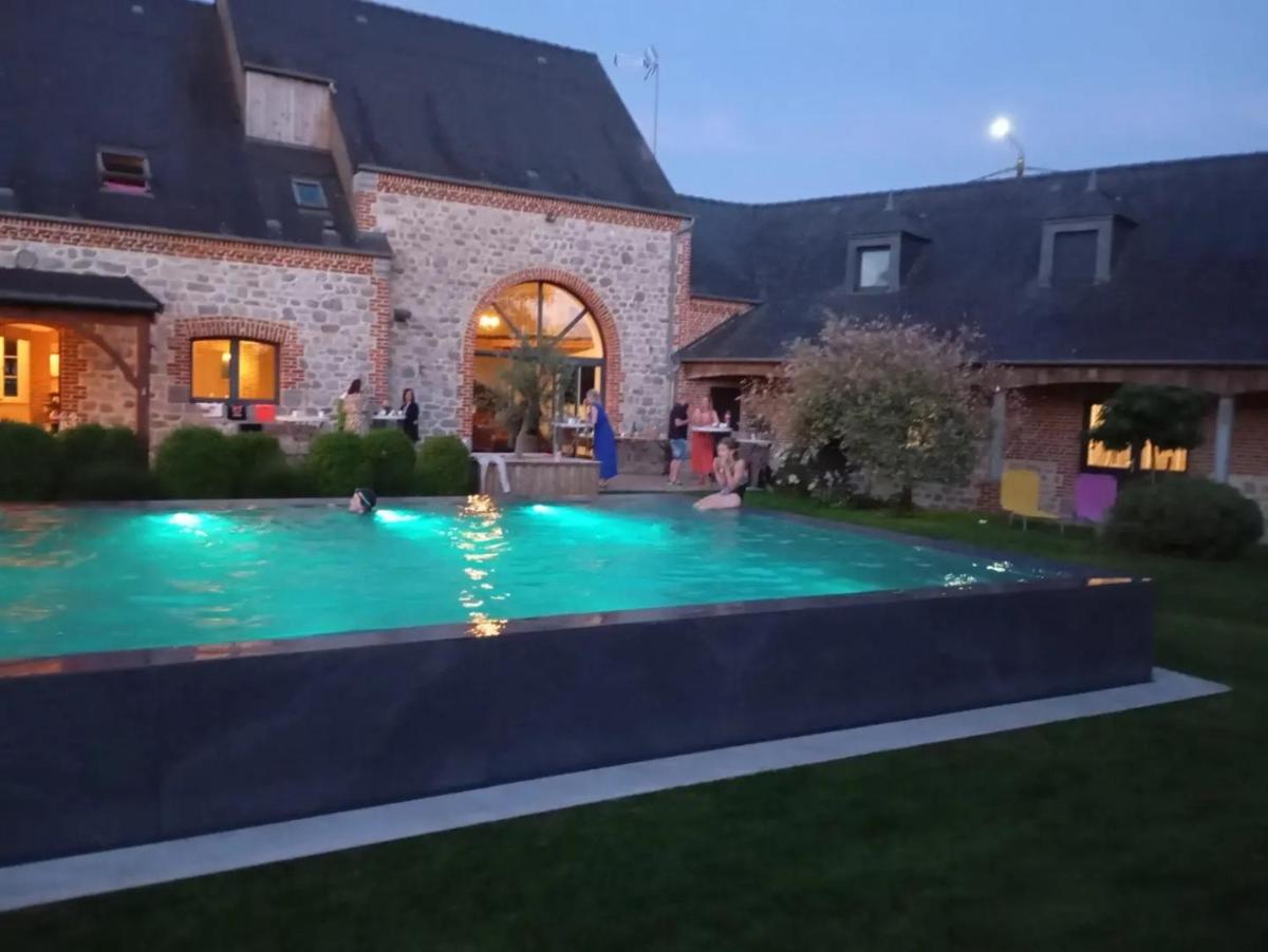villa de luxe avec piscine
