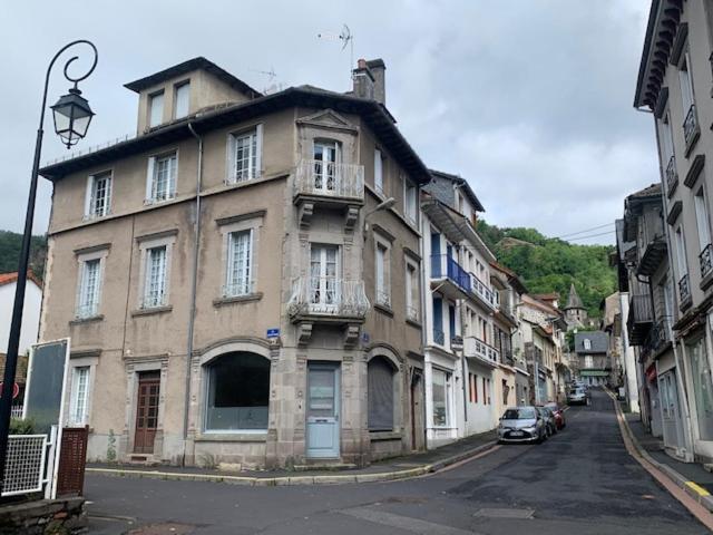 VUE SUR LES MONTAGNES