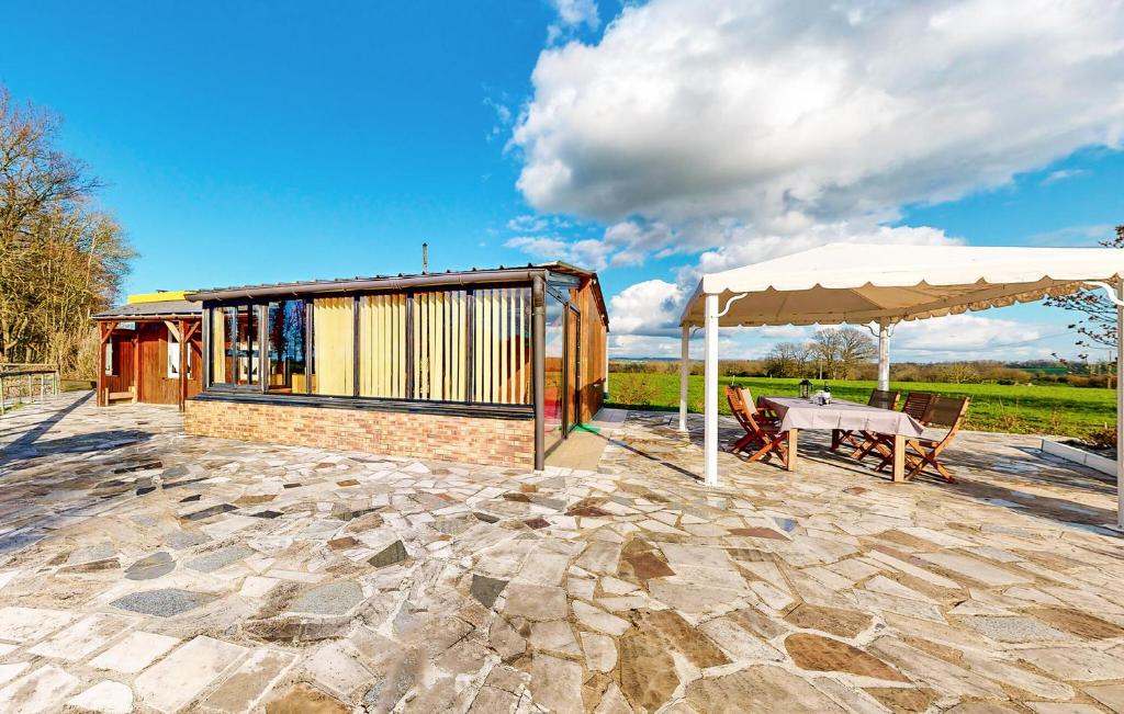 Stunning Home In La Bazouge-De-Chemeré