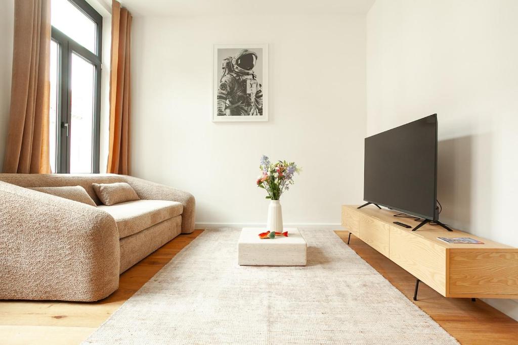 1 BR Stylish flat with balcony