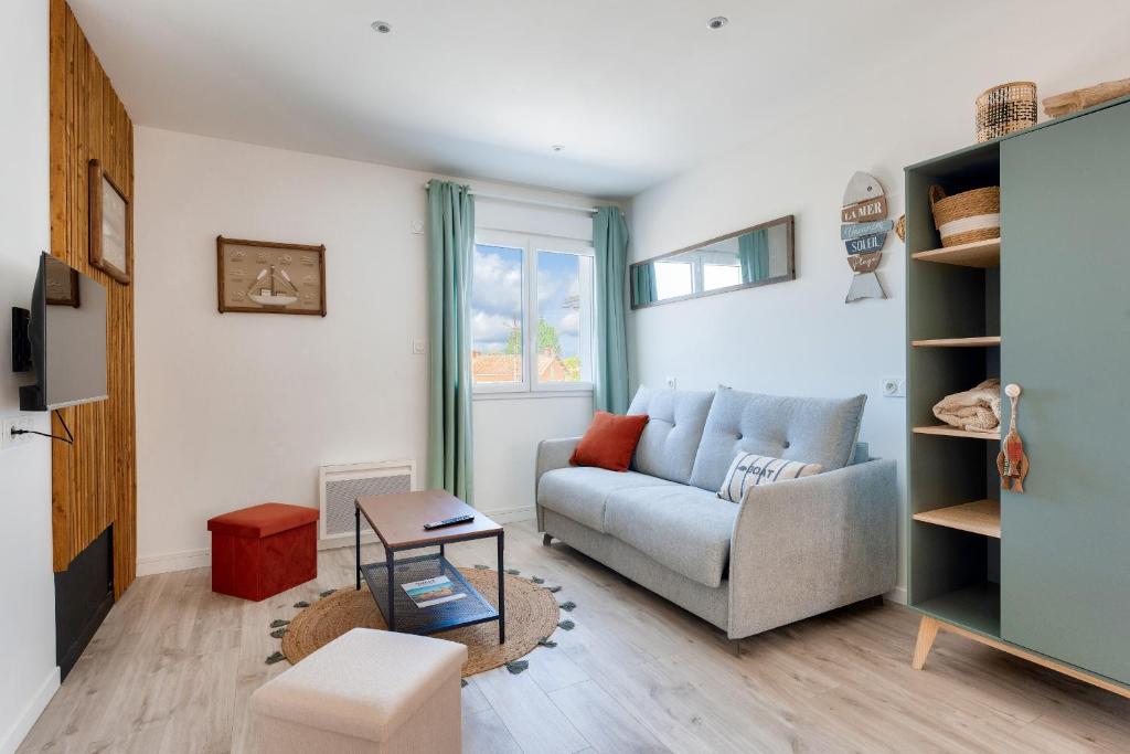 180m de la plage, quartier animé studio 2 personnes