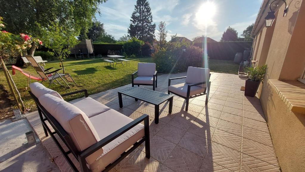 Maison avec jardin pour 7 pers à Vibraye - Perche 2h de Paris - 45 min circuit 24h du Mans