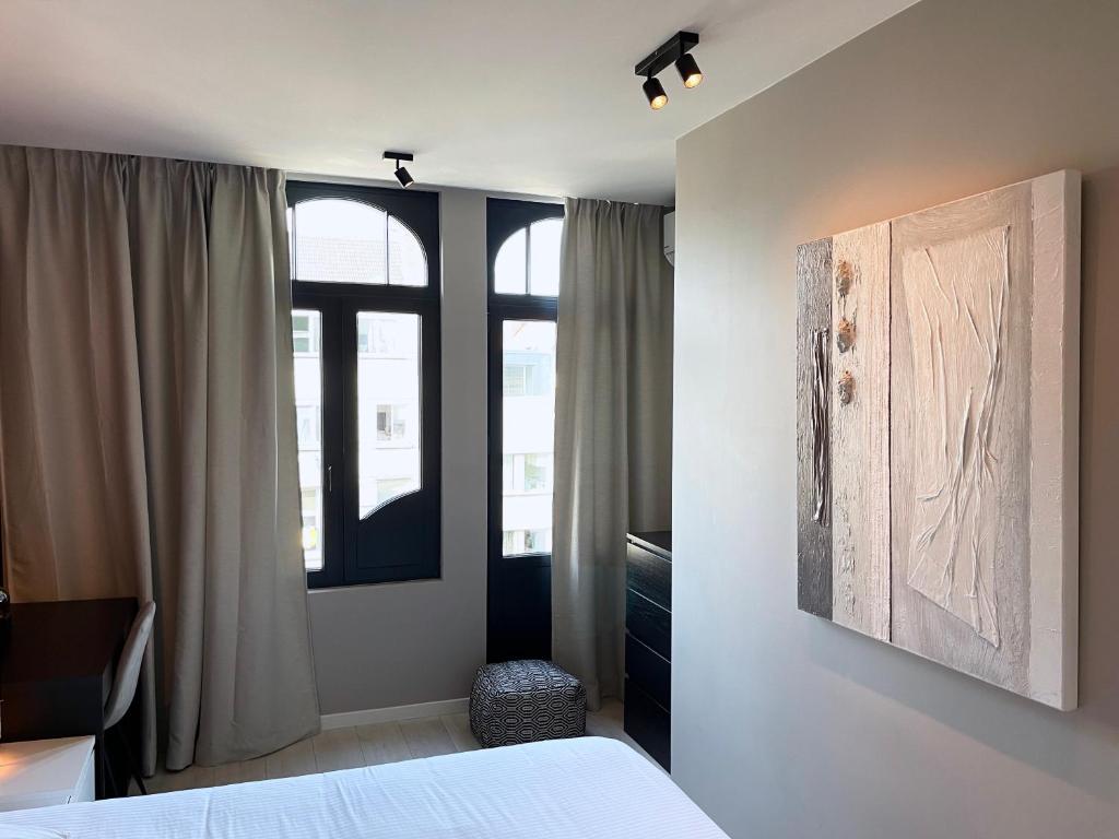 3 Room Luxury Design Apartment with Airconditioning, Close to Gent St-Pieters Station