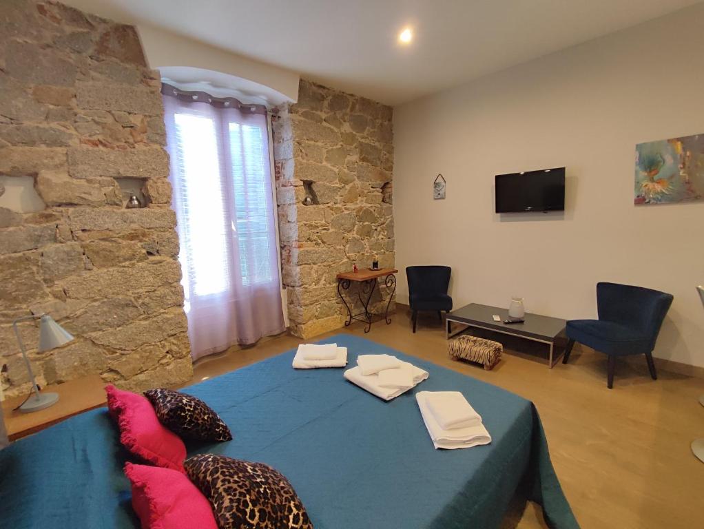 Studio de 25m2 - Extra centre - À 5 min à pied des plages - Commerces et restaurants sur place - Clim - Wifi - EXCEPTIONNEL