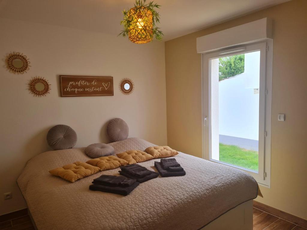 A Fleur de Spa : Maison chaleureuse avec spa privatif et billard.
