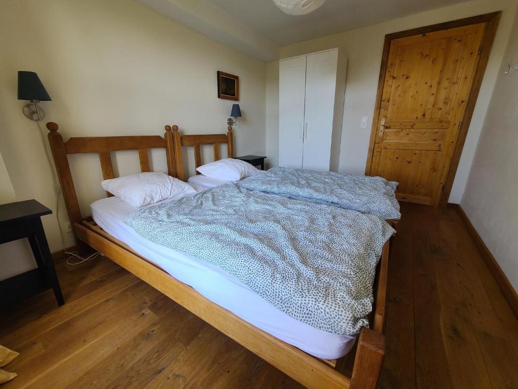 Historic Forge Stay in Orval, cleaning included