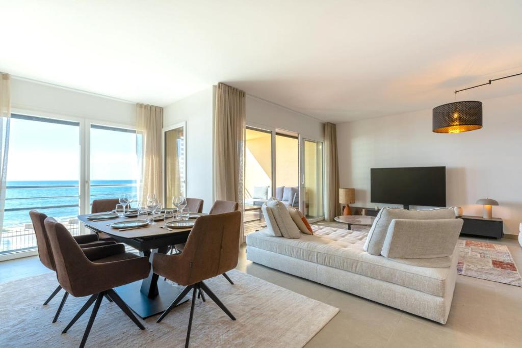 Agosta: Terrace with sea view - Luxury flat | By Airnest