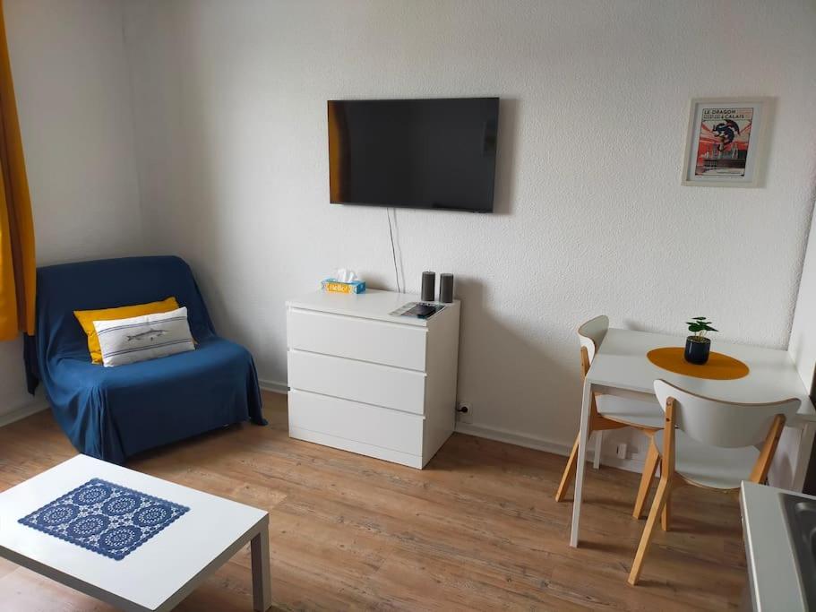 Agréable Studio CALAIS PLAGE Bord de Mer, Parking