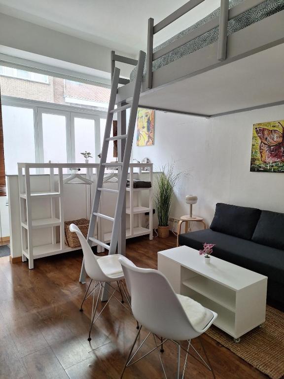 Alicia's Duplex European Quarter