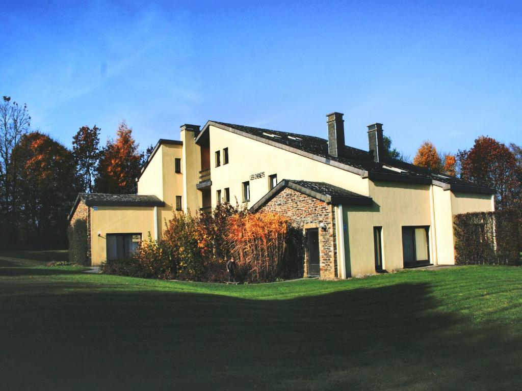 Apartment in Gros-Fays near Forest & BBQ