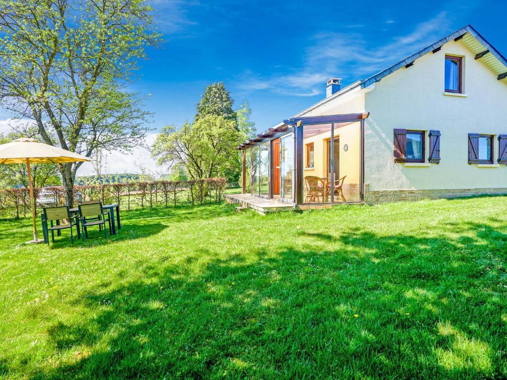 Holiday Home in Porcheresse near Redu Trails