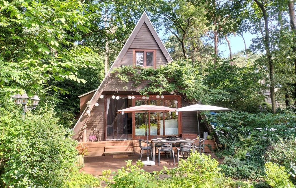 Awesome Home In Rekem-Lanaken With Wifi