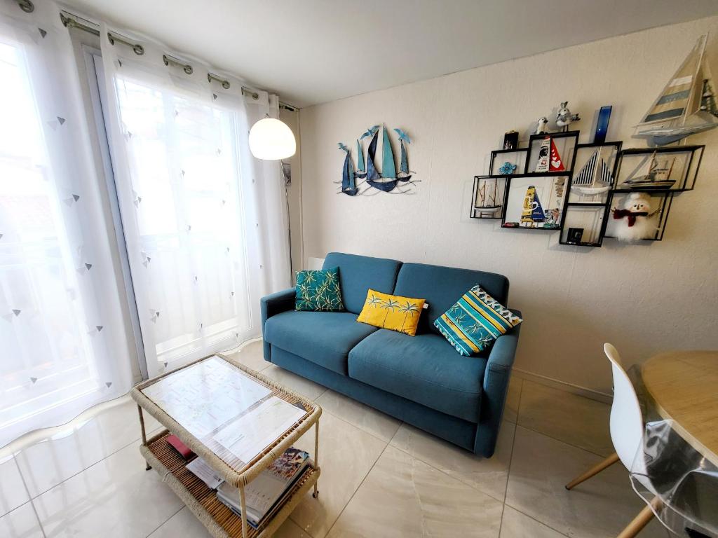 Appartement Moderne au Centre-Ville, 150m Plage, WiFi, Confort Idéal pour Familles - FR-1-92-876