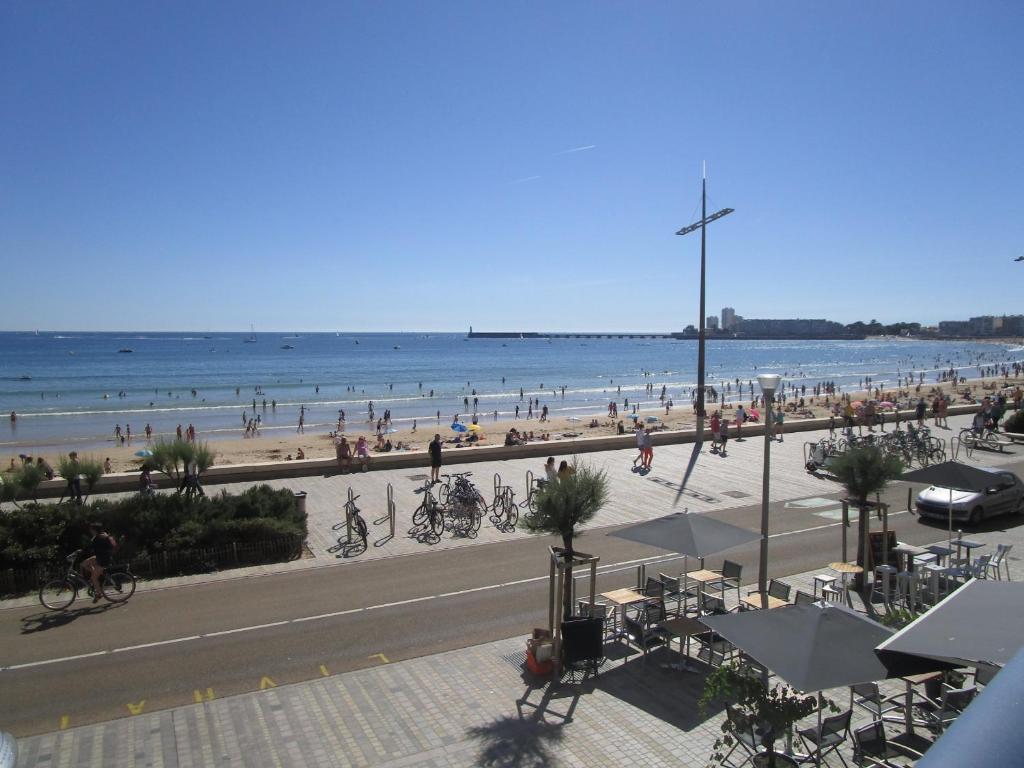 Appartement 2 chambres face à la mer avec balcon et wifi - FR-1-197-428