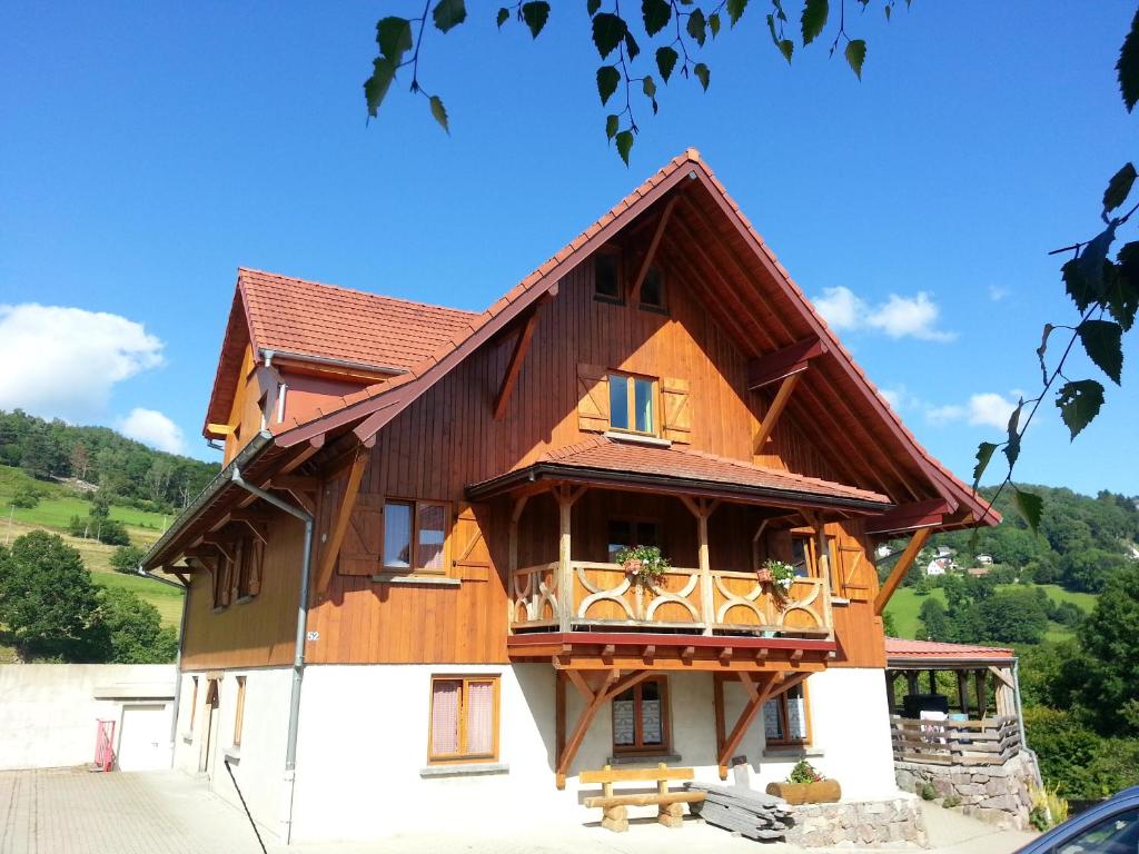 Appartement chaleureux à Soultzeren avec vue sur montagne